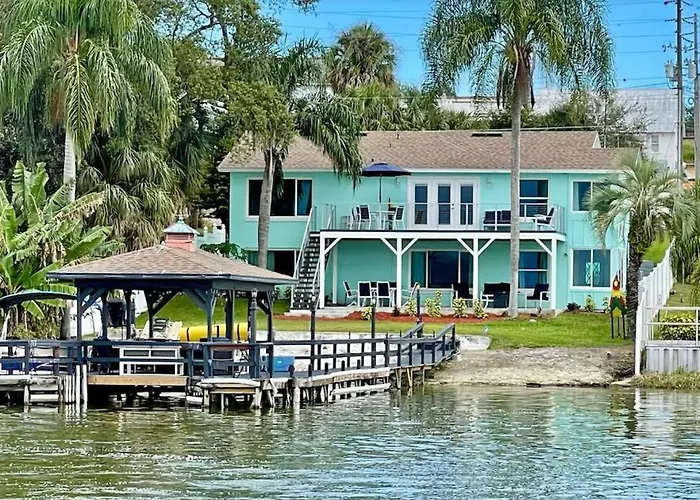 Lakefront Duplex With Pontoon Boat 3 Bed House